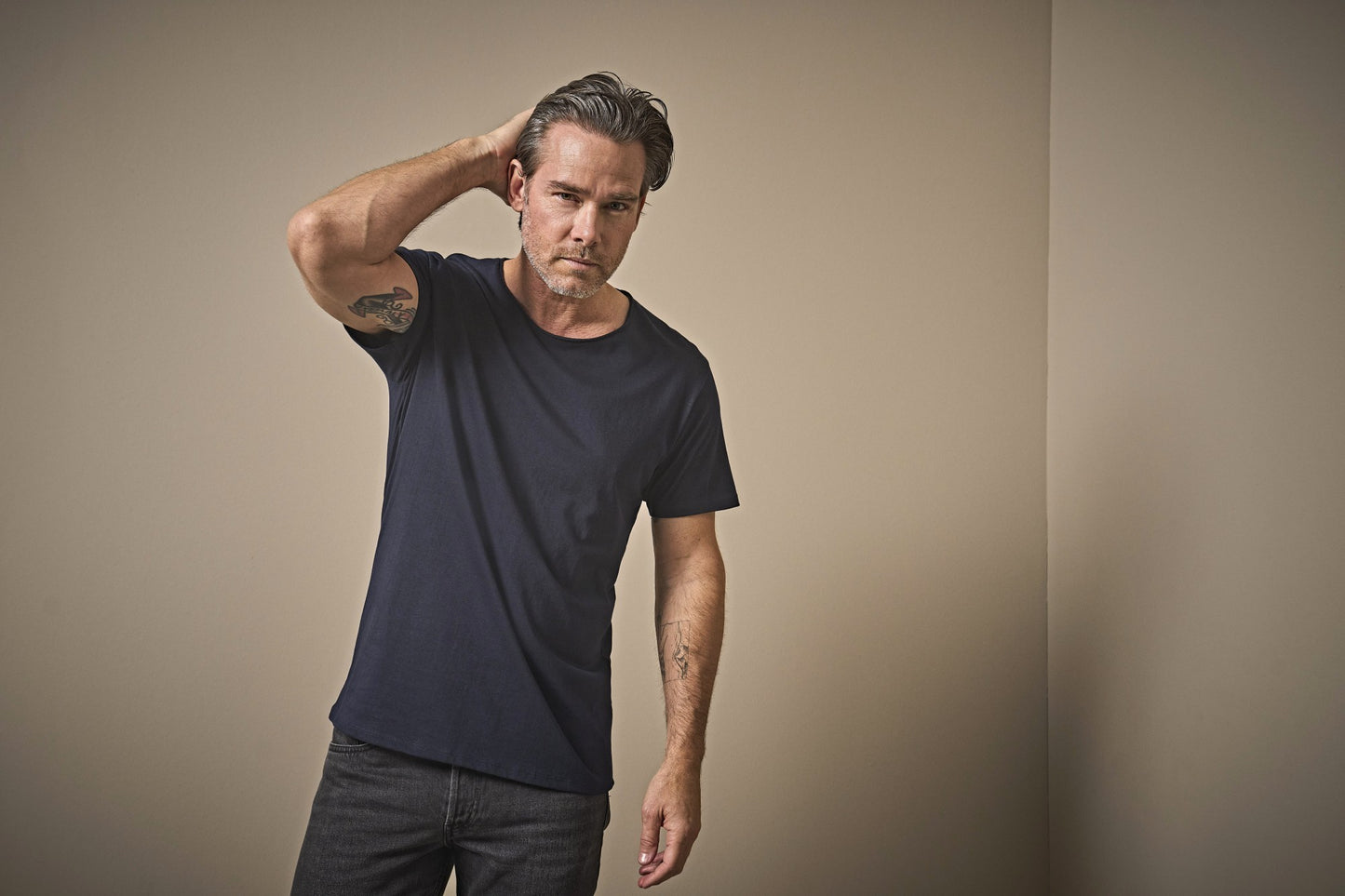 Tee Jays Men's Raw-Edge T-Shirt Schwarz | Rundhals | Bequem & Stylisch