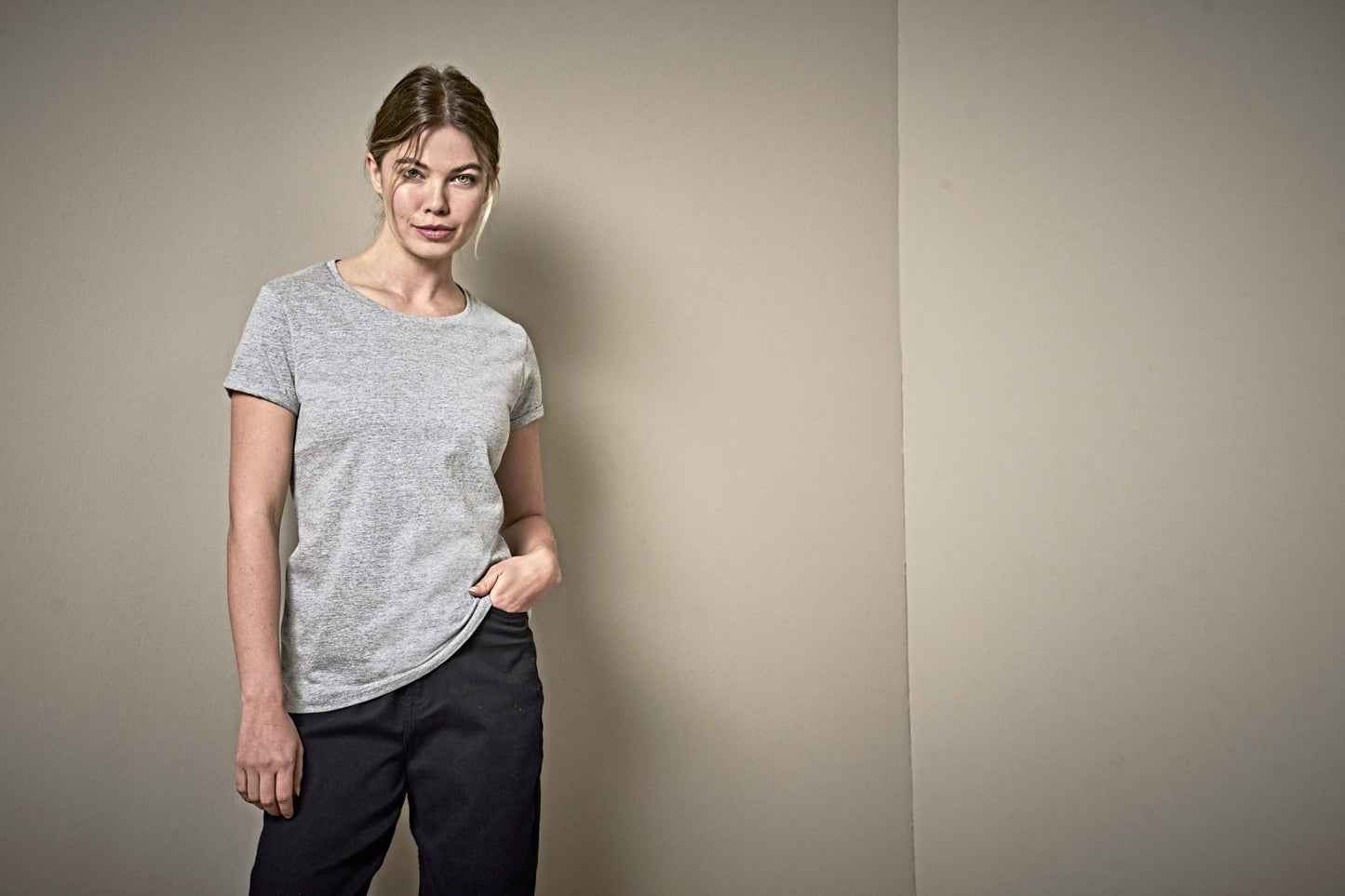 Tee Jays Women’s Roll-Up Tee Schwarz | Rundhals | Damen T-Shirts | 160 g/m²